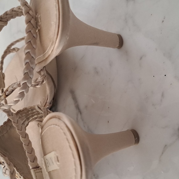 Shoe - Picture 3 of 5